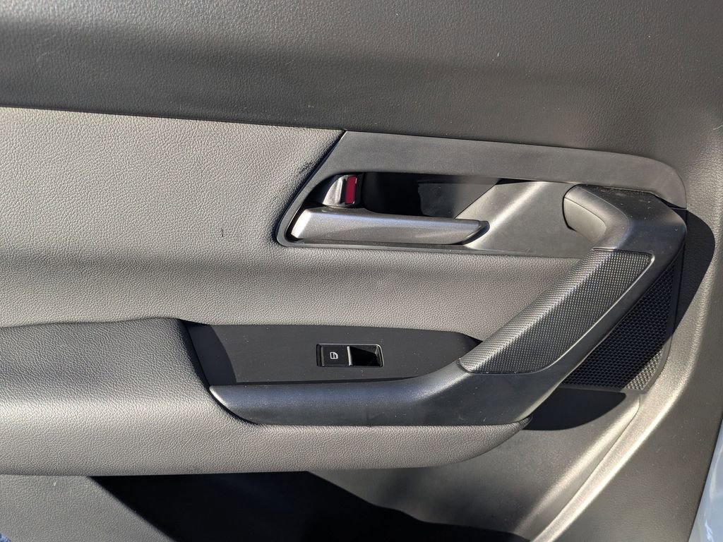 Used 2025 MAZDA CX-50 AWD 2.5 Hybrid w/ Premium Pkg image 23