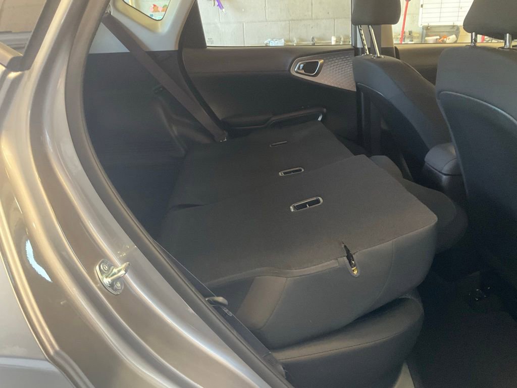 Used 2025 Kia Soul LX FWD image 29