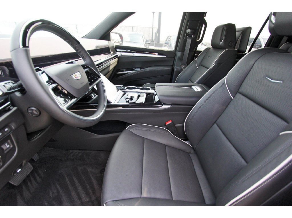 New 2026 Cadillac Escalade ESV Sport w/ Touring Package AWD/4WD image 6