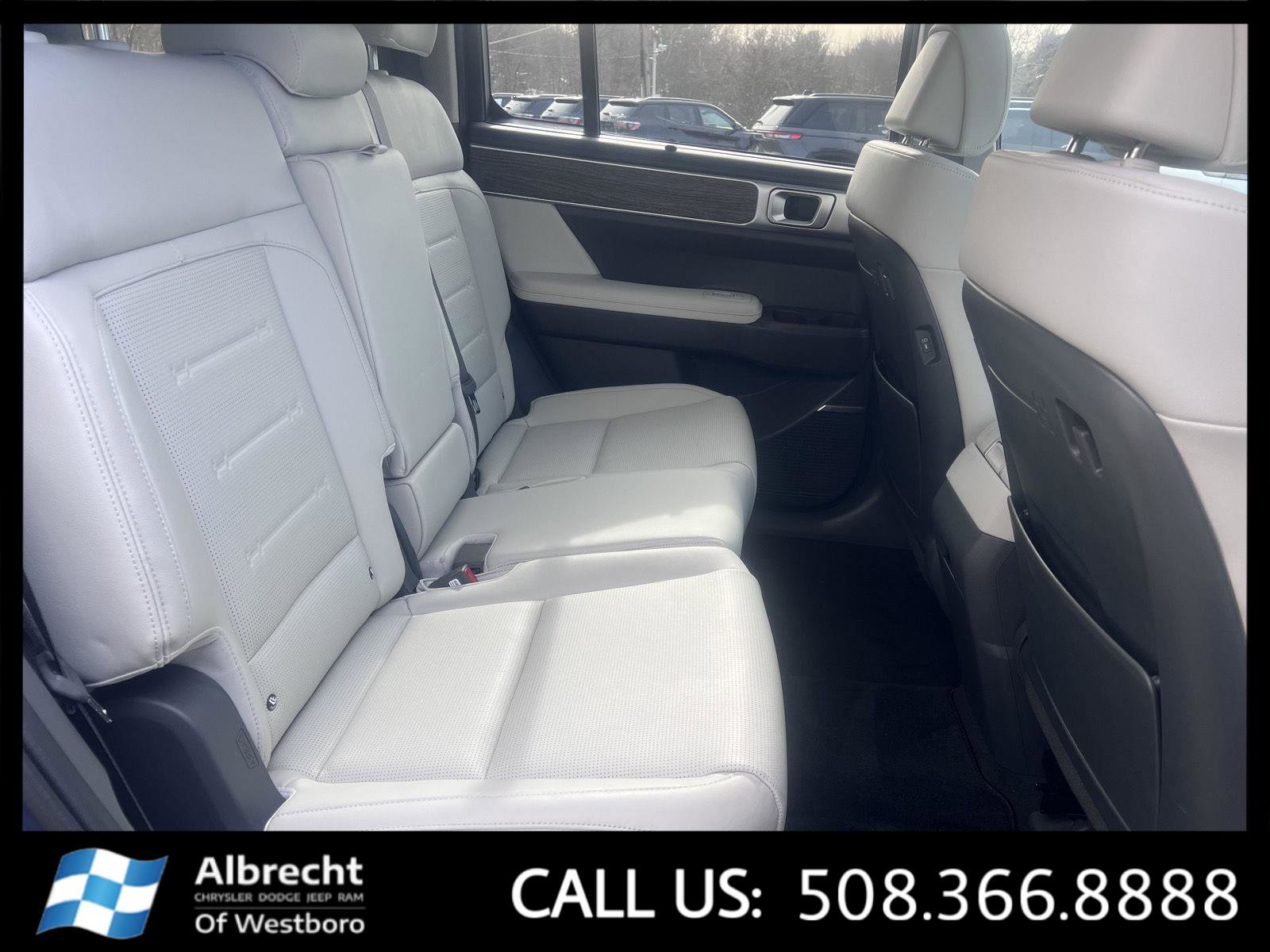 Used 2025 Hyundai Santa Fe Limited image 19