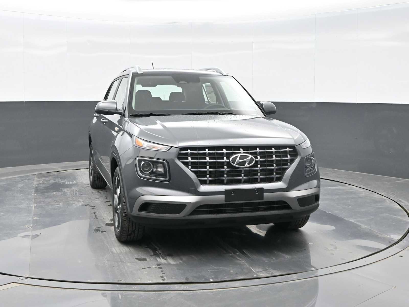 New 2026 Hyundai Venue SEL video 2