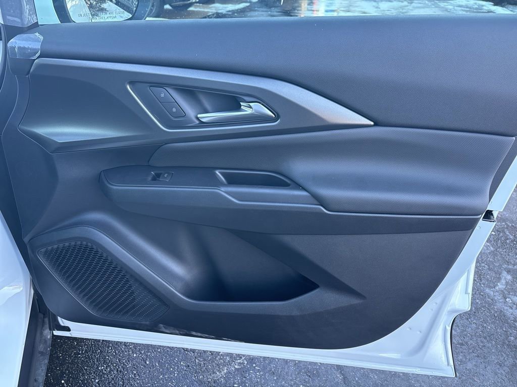 New 2026 Chevrolet Equinox EV LT image 24