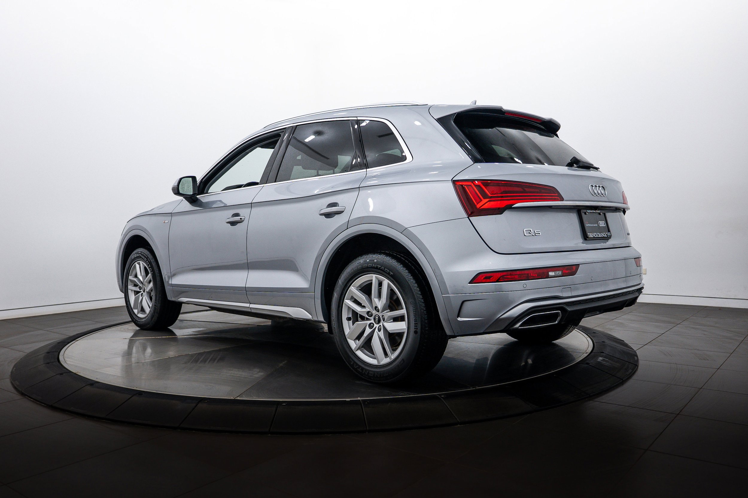 Certified 2023 Audi Q5 2.0T Premium w/ Convenience Package AWD/4WD image 5