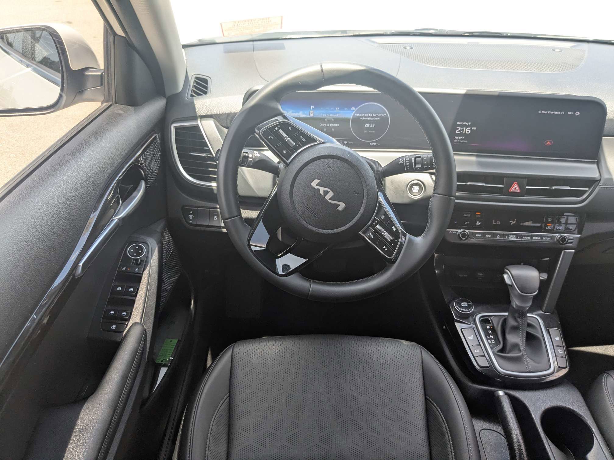 Used 2024 Kia Seltos EX FWD image 16