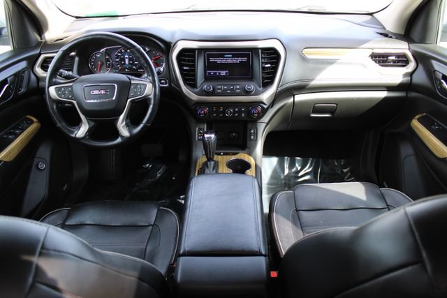 Used 2017 GMC Acadia Denali w/ Technology Package AWD/4WD image 9