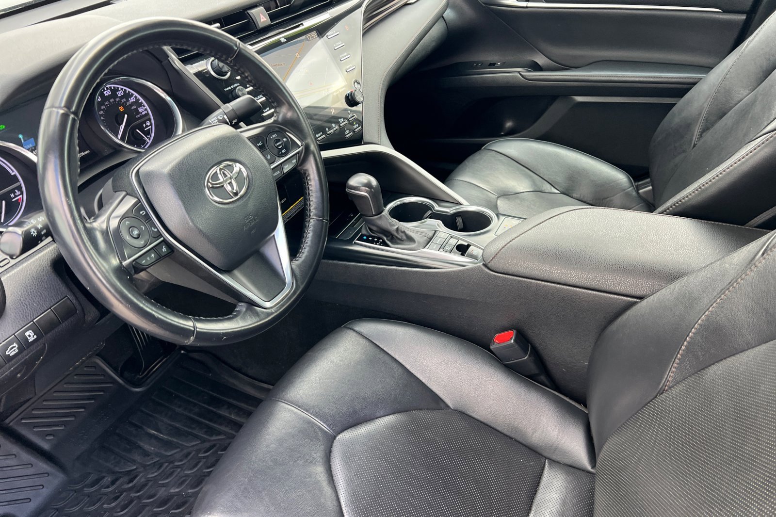 Certified 2020 Toyota Camry XLE w/ Sunroof Package image 7