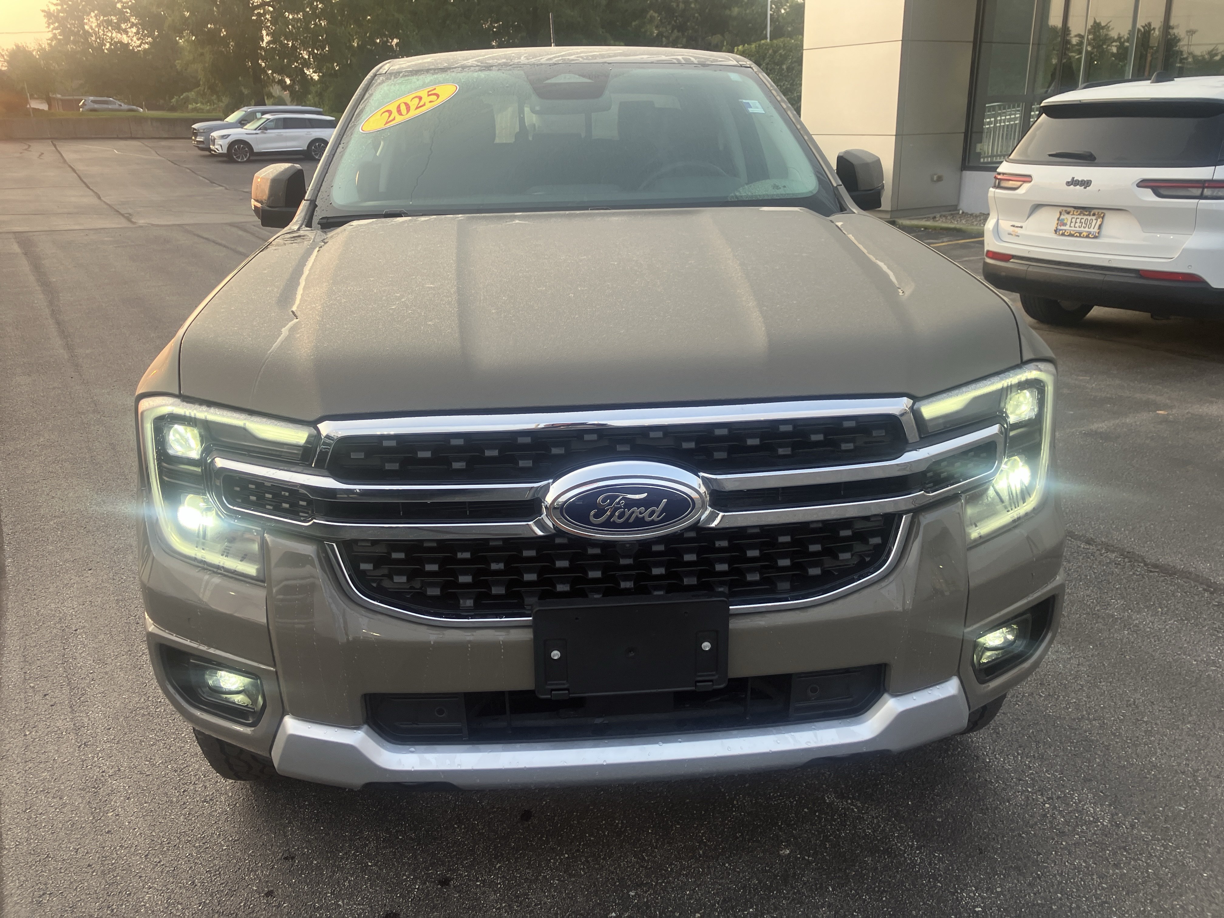 Used 2025 Ford Ranger Lariat w/ Trailer Tow Package AWD/4WD image 2