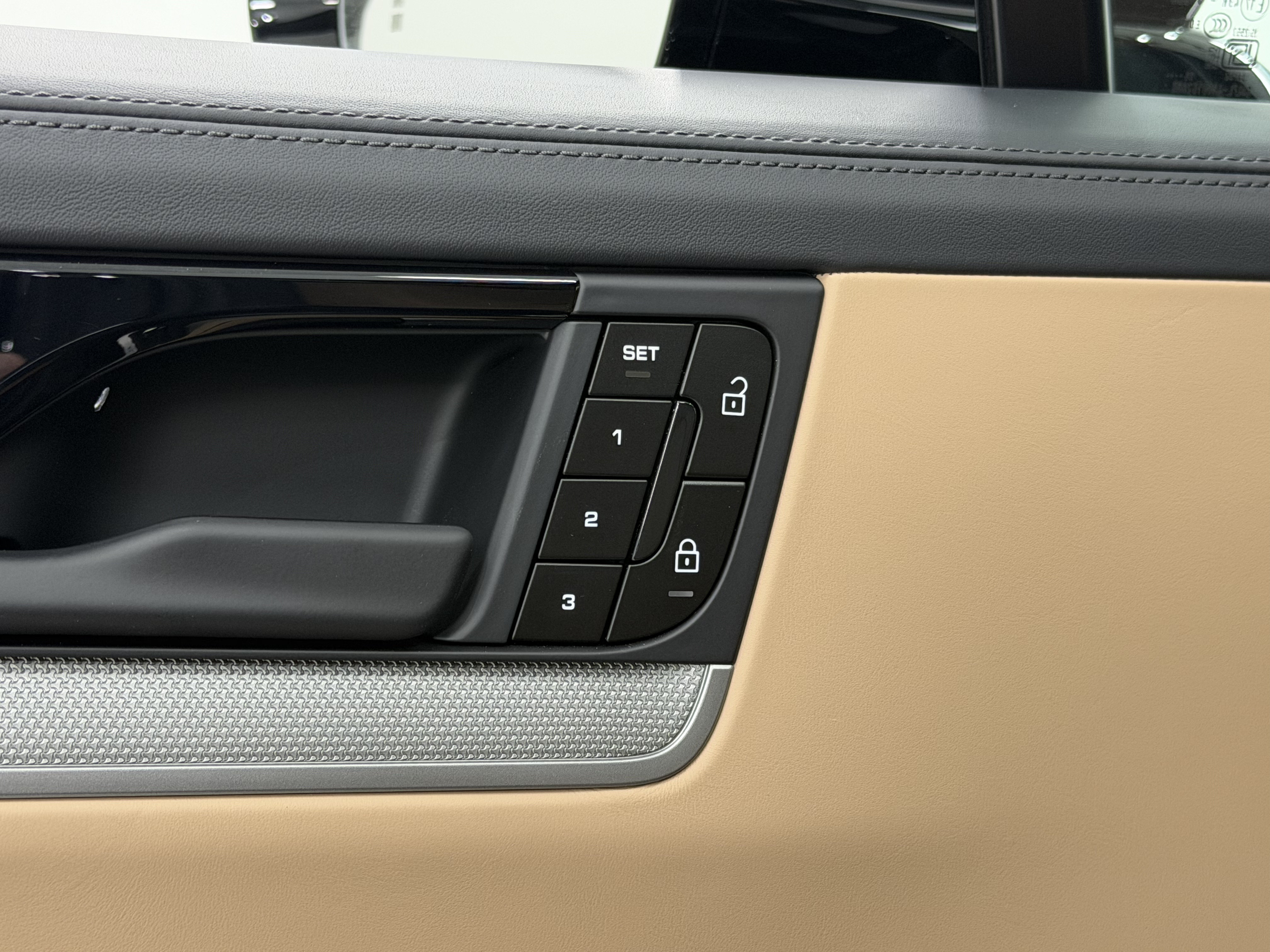 Certified 2026 Porsche Cayenne S AWD/4WD image 31