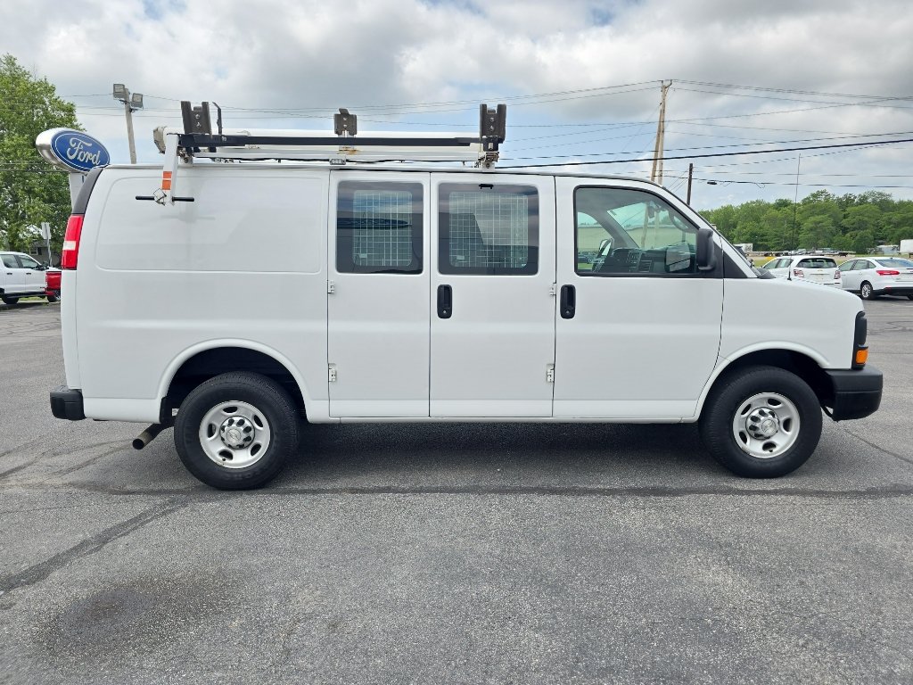 Used 2015 Chevrolet Express 2500 RWD image 5