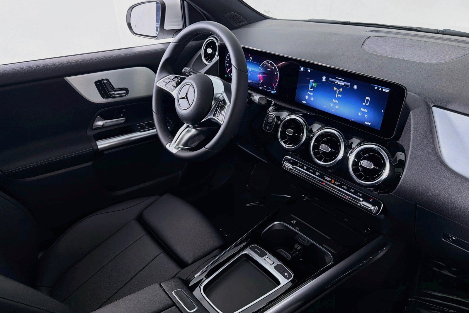 New 2026 Mercedes-Benz GLA 250 image 15