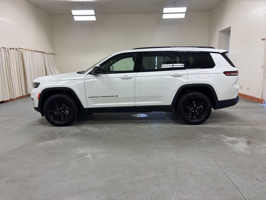 Used 2024 Jeep Grand Cherokee L Laredo image 5
