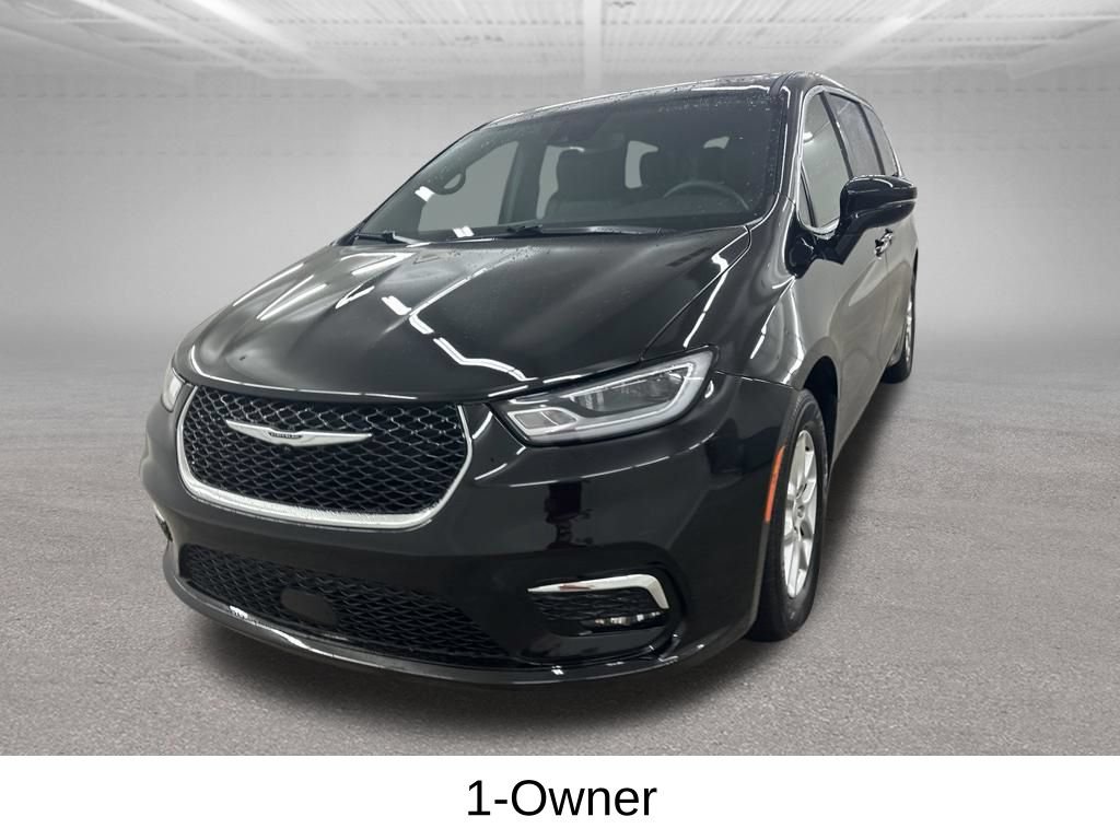 Used 2025 Chrysler Pacifica Select FWD image 7