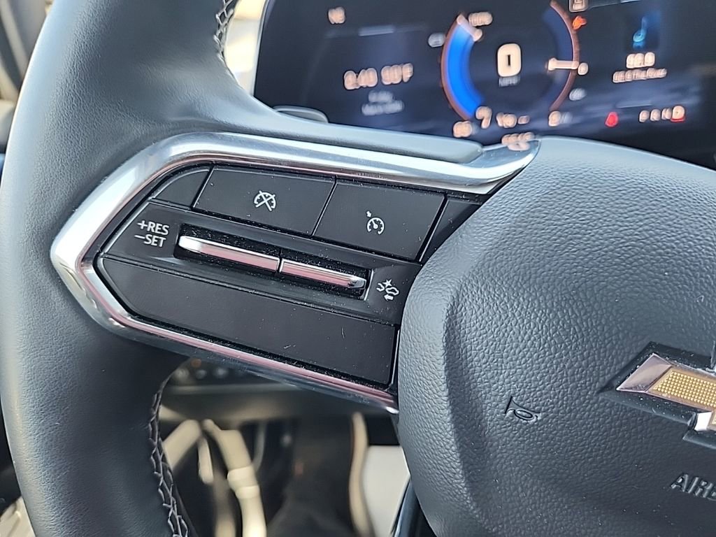 Certified 2025 Chevrolet Equinox EV LT w/ Convenience Package image 25