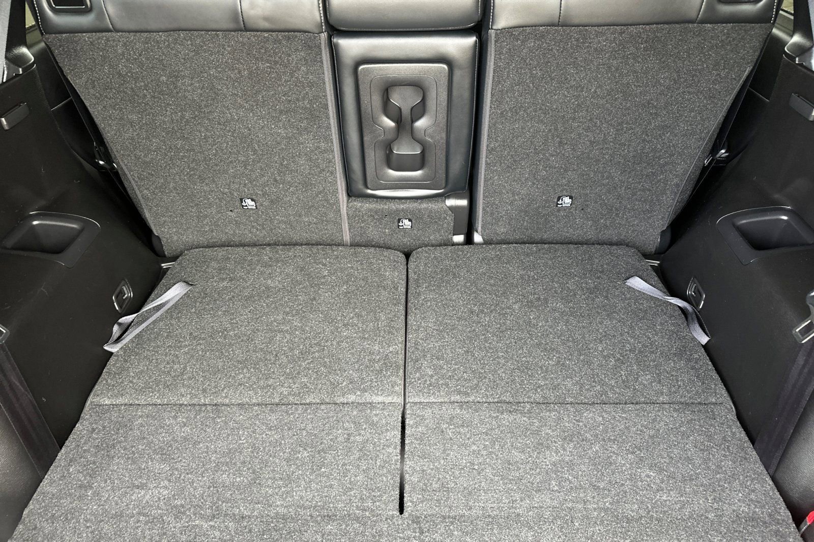 Used 2024 Mitsubishi Outlander SE image 14