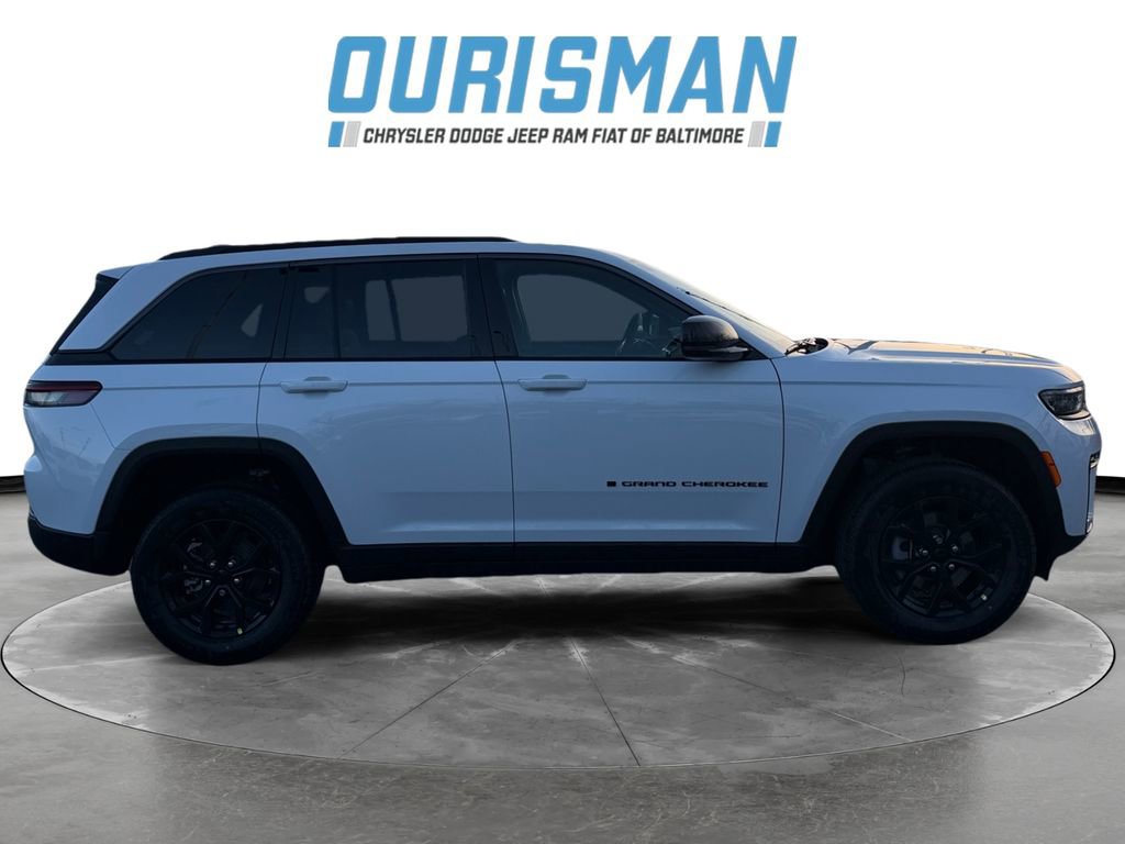 New 2026 Jeep Grand Cherokee Laredo image 7