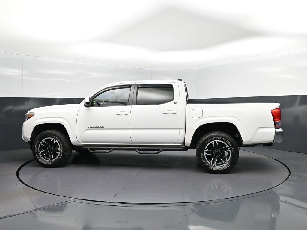 Used 2016 Toyota Tacoma SR5 w/ Towing Package RWD image 4