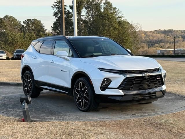 Used 2024 Chevrolet Blazer RS w/ Driver Confidence II Package image 9