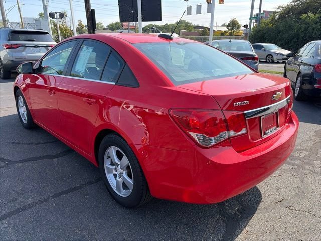 Used 2016 Chevrolet Cruze LT w/ Sun And Sound Package FWD image 4