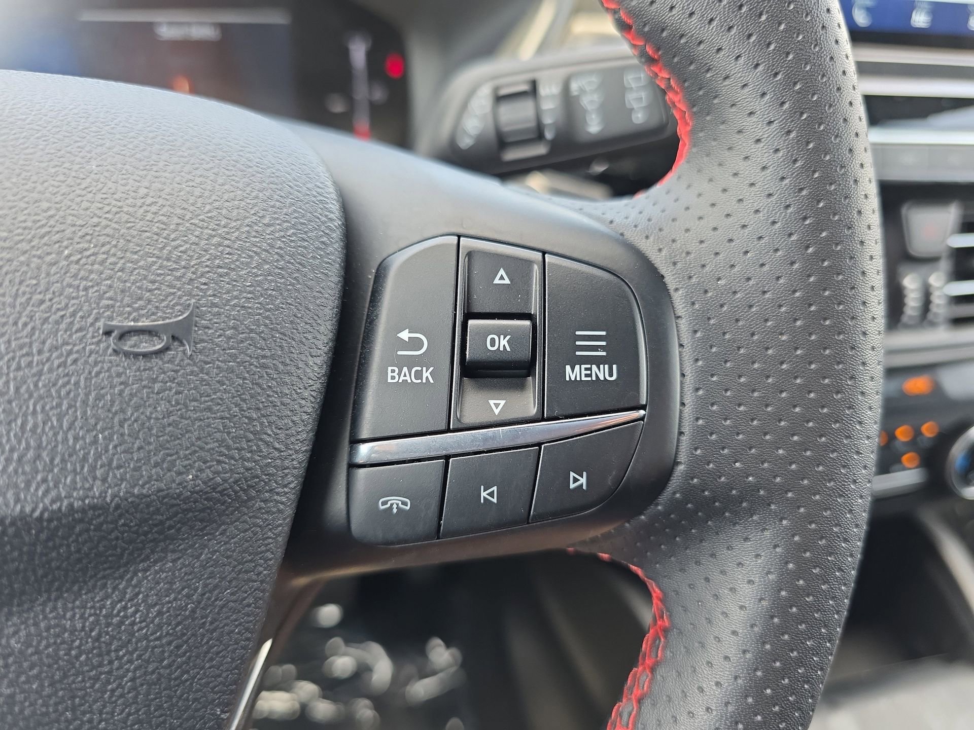 Used 2025 Ford Escape ST-Line FWD image 21