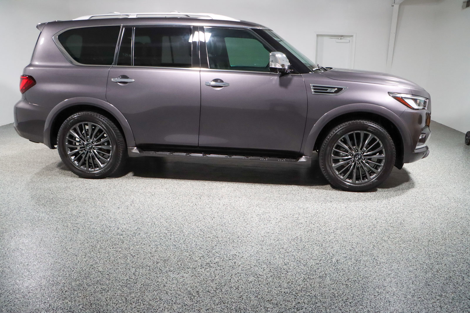 Used 2022 INFINITI QX80 Sensory w/ Cargo Package image 6