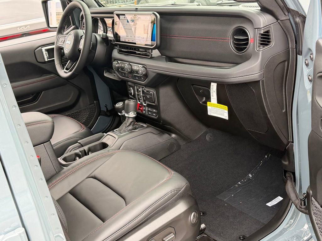 New 2026 Jeep Wrangler Unlimited Rubicon w/ Technology Group image 24