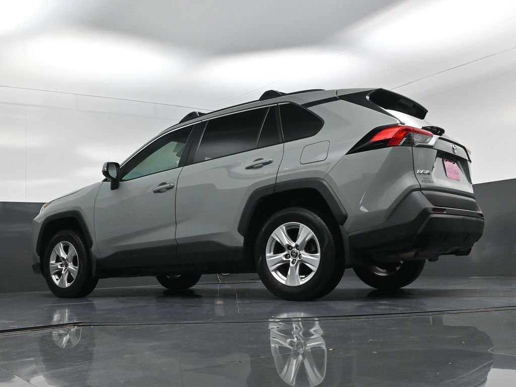 Used 2021 Toyota RAV4 XLE w/ Convenience Package FWD image 19