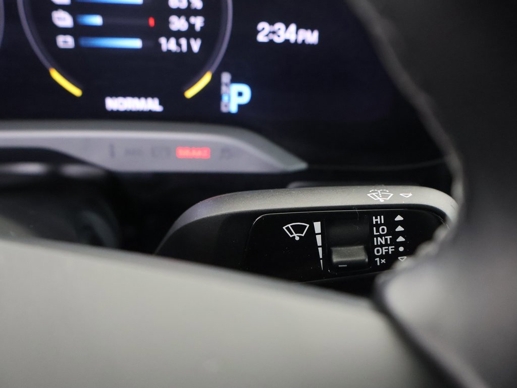 Used 2024 Porsche Taycan image 28