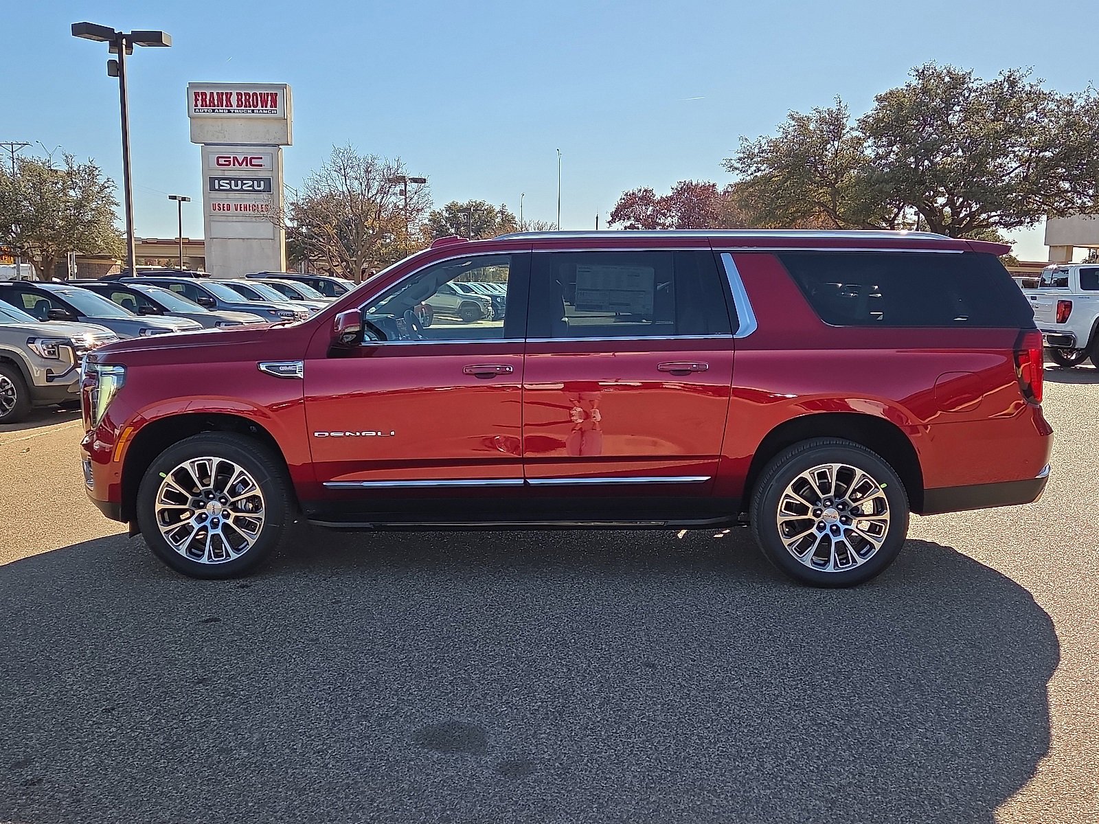 New 2026 GMC Yukon XL Denali image 2
