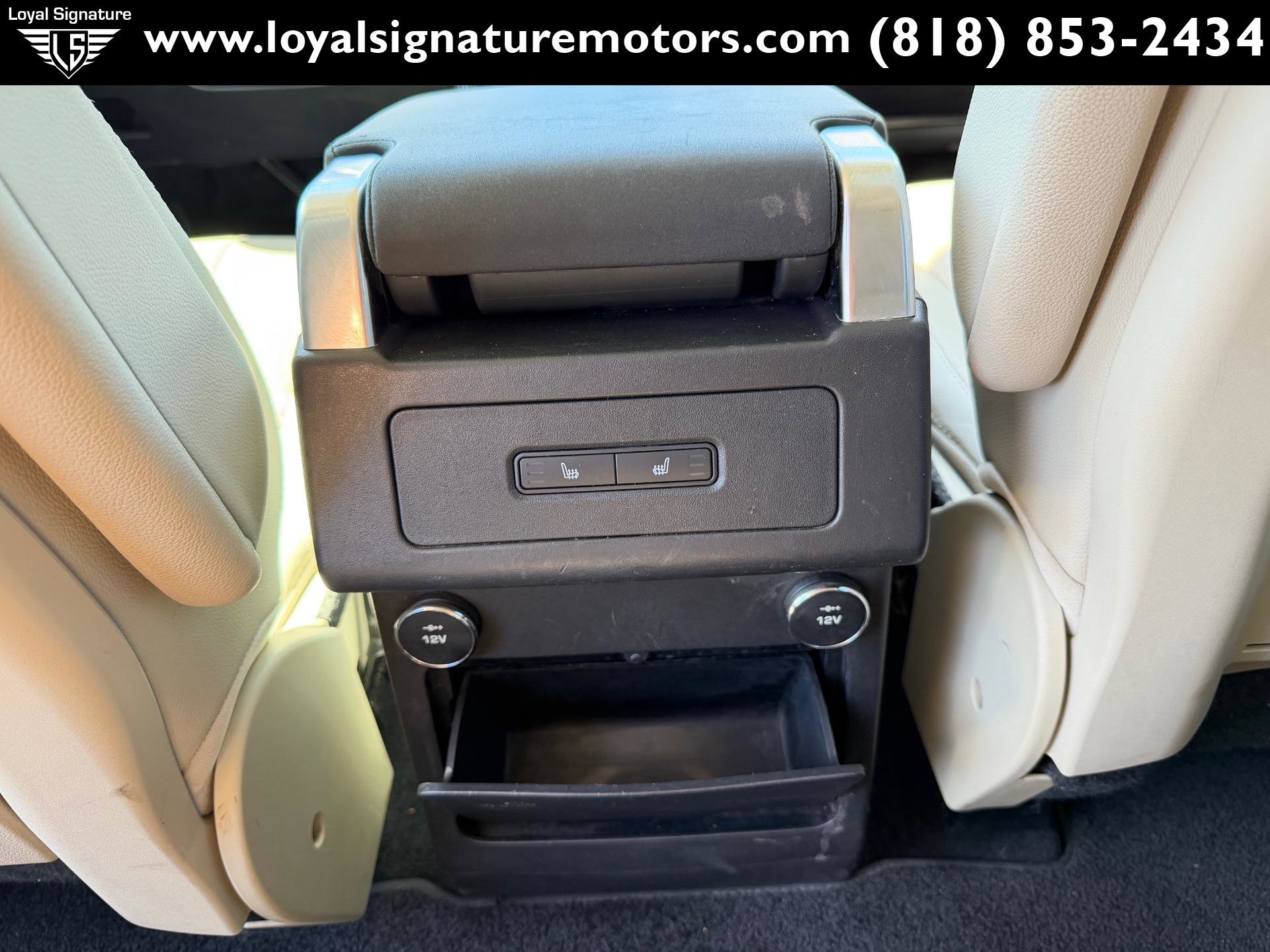 Used 2017 Land Rover Discovery SE image 19