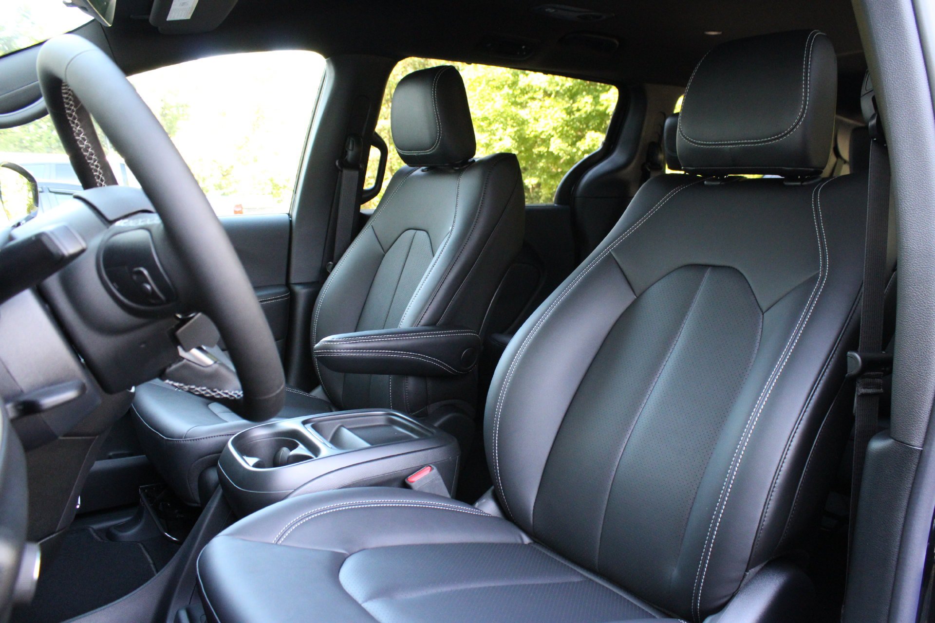 New 2027 Chrysler Pacifica LX FWD image 14