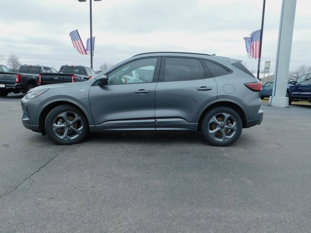 Used 2023 Ford Escape ST-Line image 6