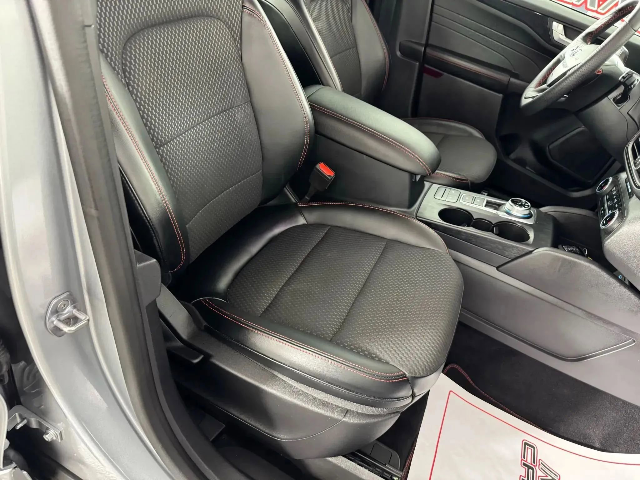 Used 2023 Ford Escape ST-Line image 35