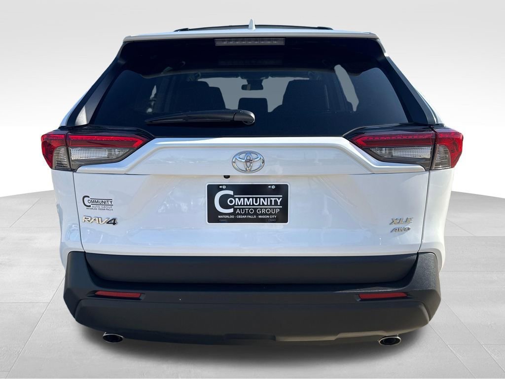 Used 2025 Toyota RAV4 XLE w/ Convenience Package AWD/4WD image 5