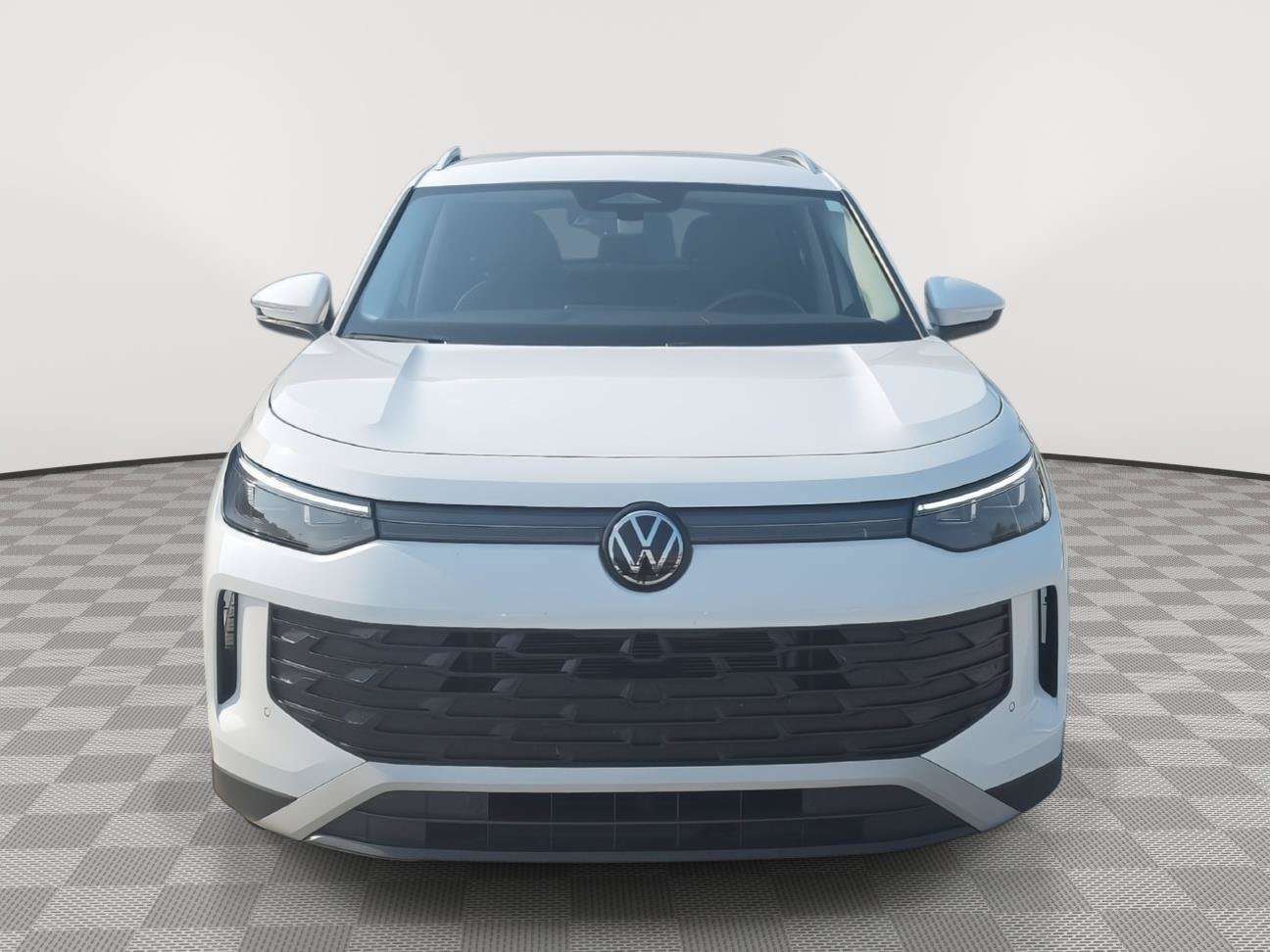 Certified 2025 Volkswagen Tiguan SE AWD/4WD image 18