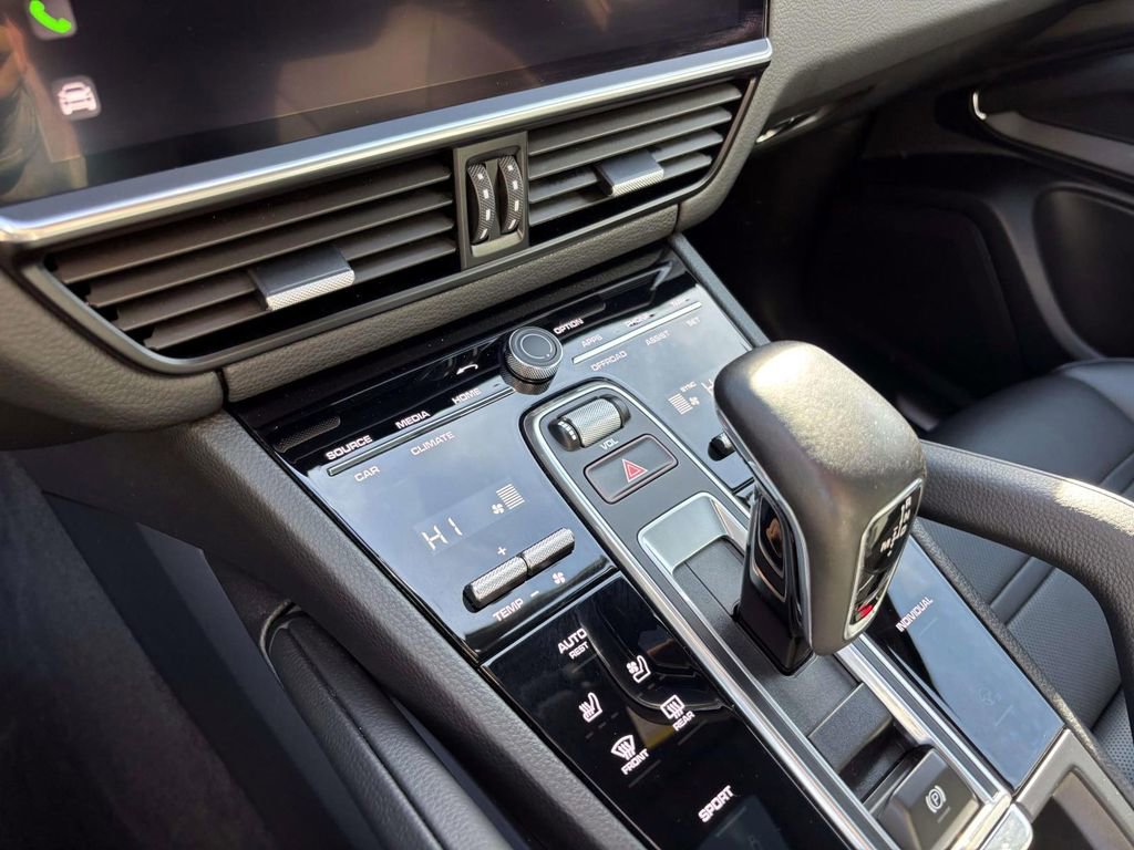 Certified 2022 Porsche Cayenne image 34