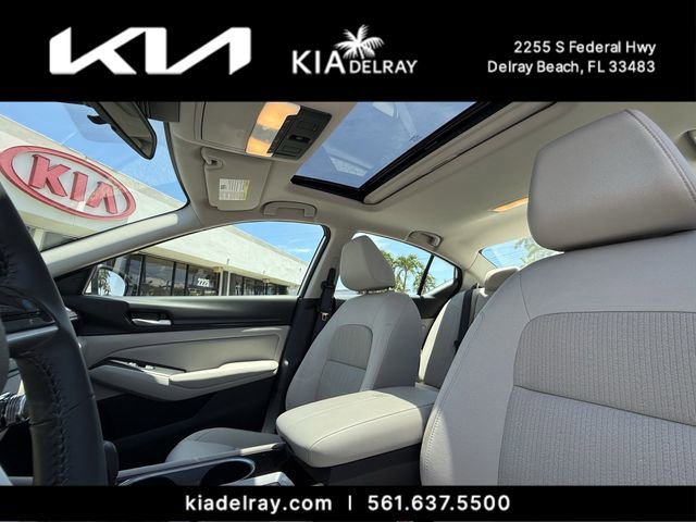 Used 2024 Nissan Altima 2.5 SV w/ SV Premium Package FWD image 19