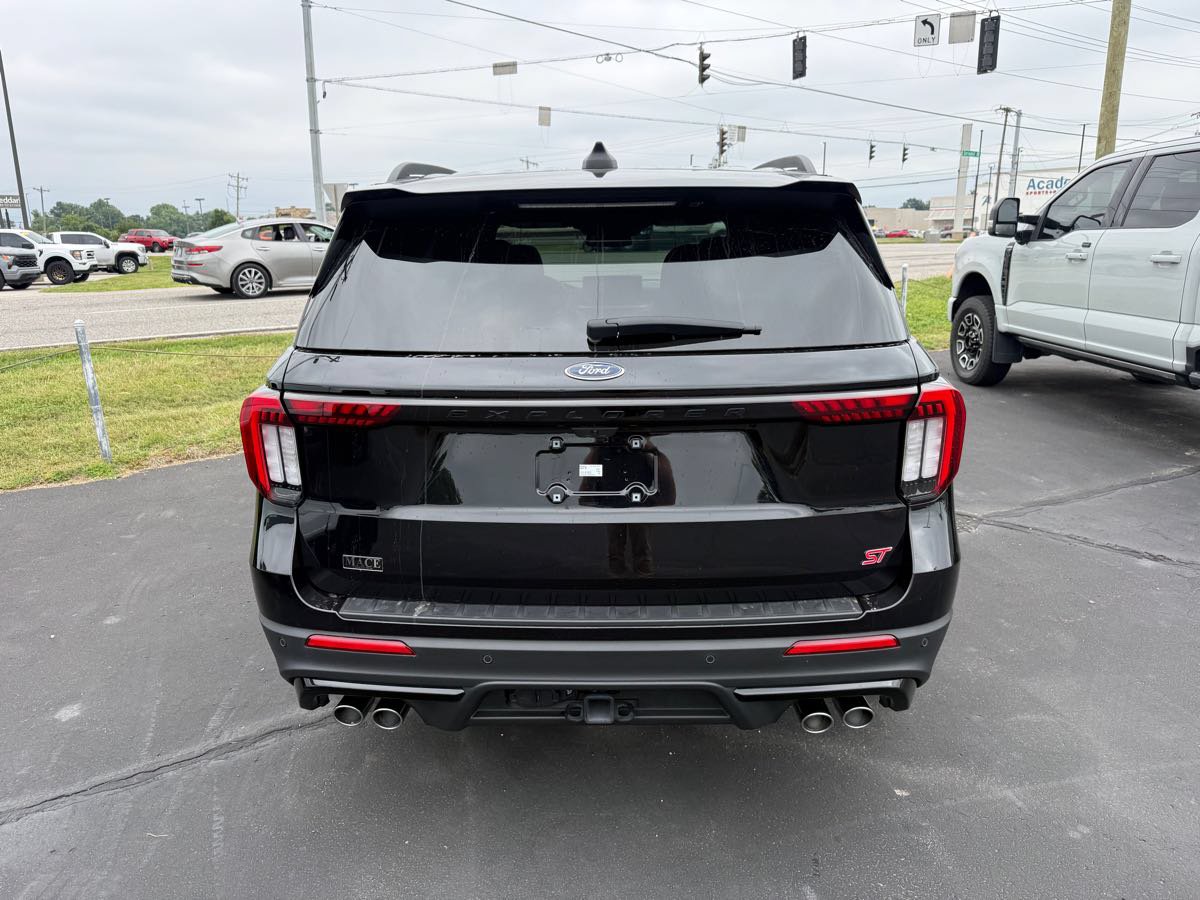 Used 2025 Ford Explorer ST w/ Sun And Sound Package AWD/4WD image 5