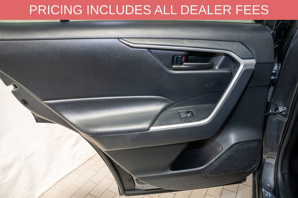 Used 2025 Toyota RAV4 LE AWD/4WD image 8