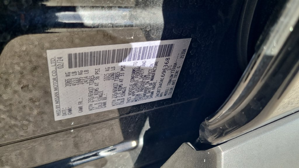 Used 2024 Nissan Rogue S FWD image 25