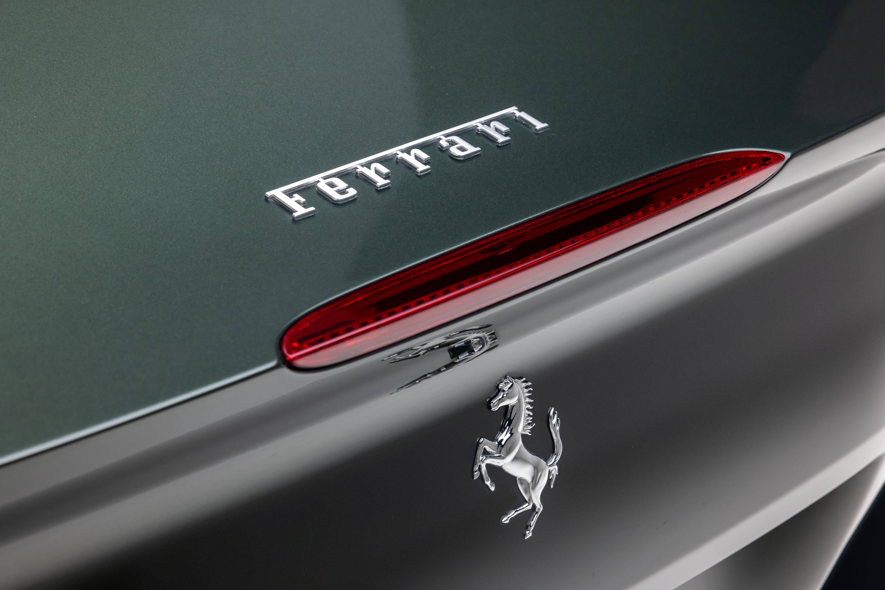 Certified 2019 Ferrari Portofino RWD image 35