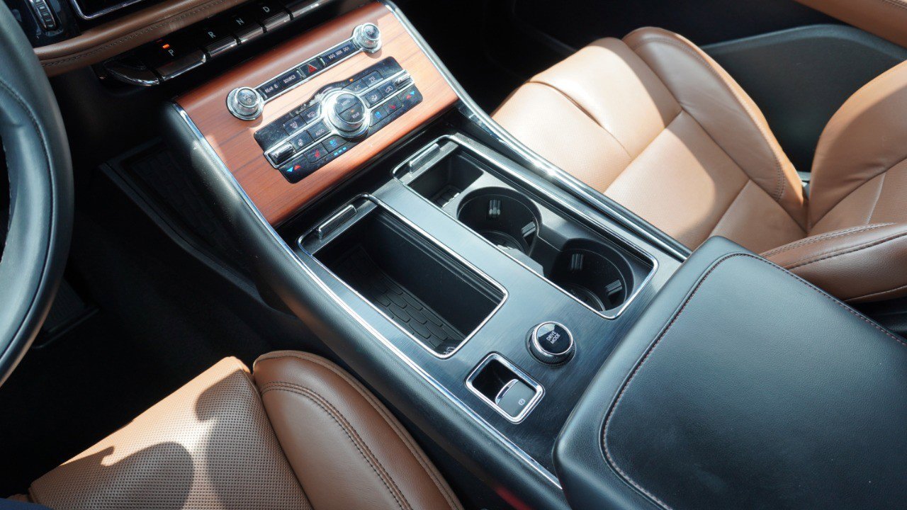 Used 2021 Lincoln Aviator Grand Touring w/ Equipment Group 302A AWD/4WD image 21