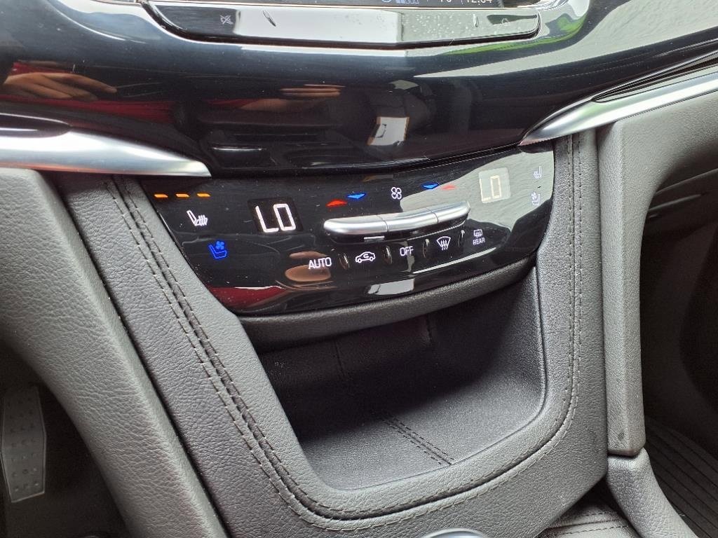 Used 2024 Cadillac XT6 Premium Luxury image 23