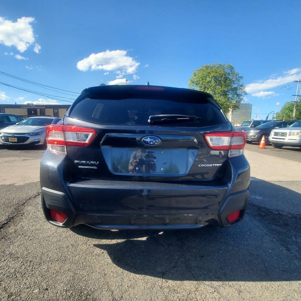 Used 2019 Subaru Crosstrek 2.0i Premium w/ Moonroof Package AWD/4WD image 4
