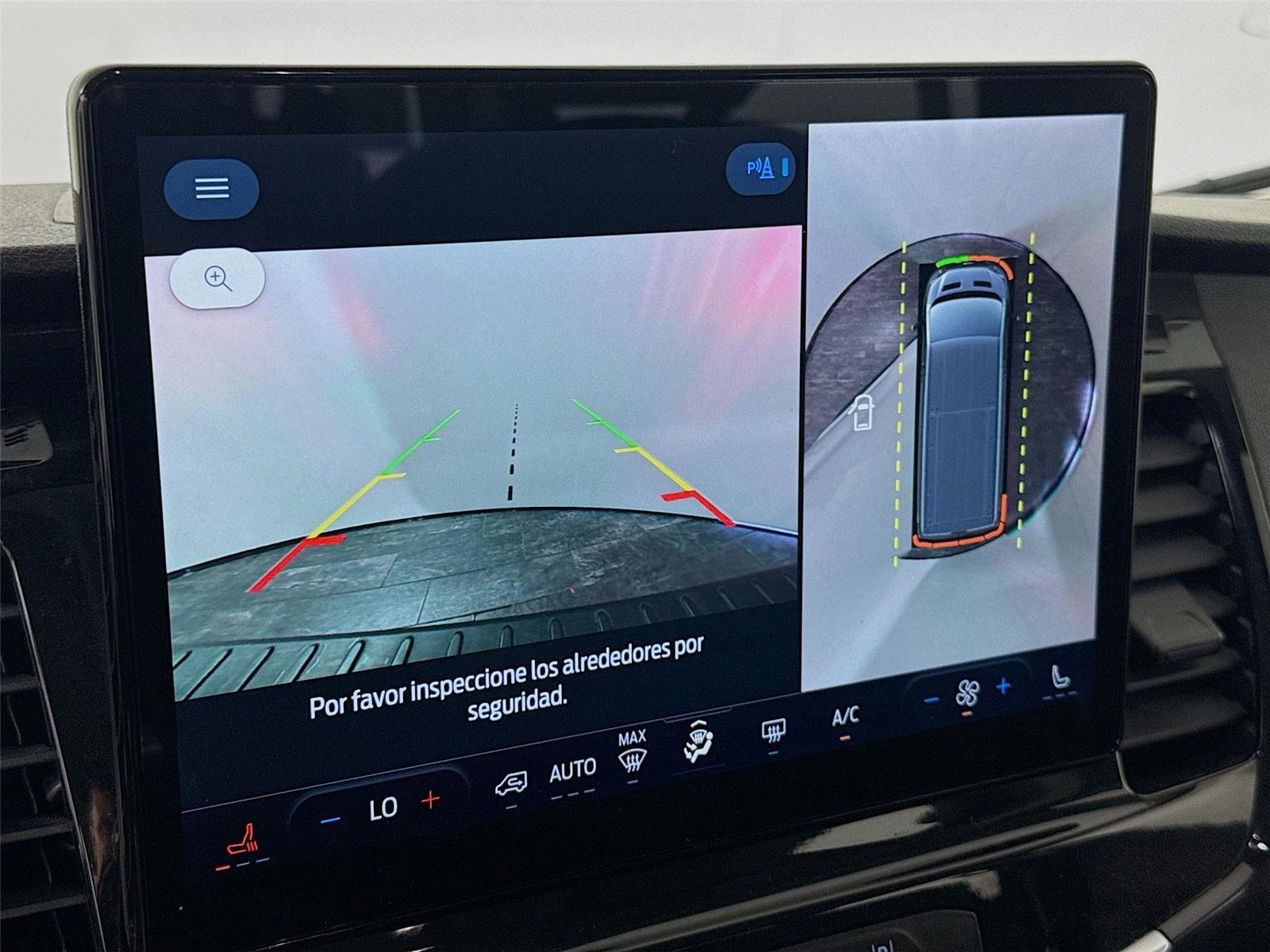 Used 2023 Ford Transit 350 XLT image 10