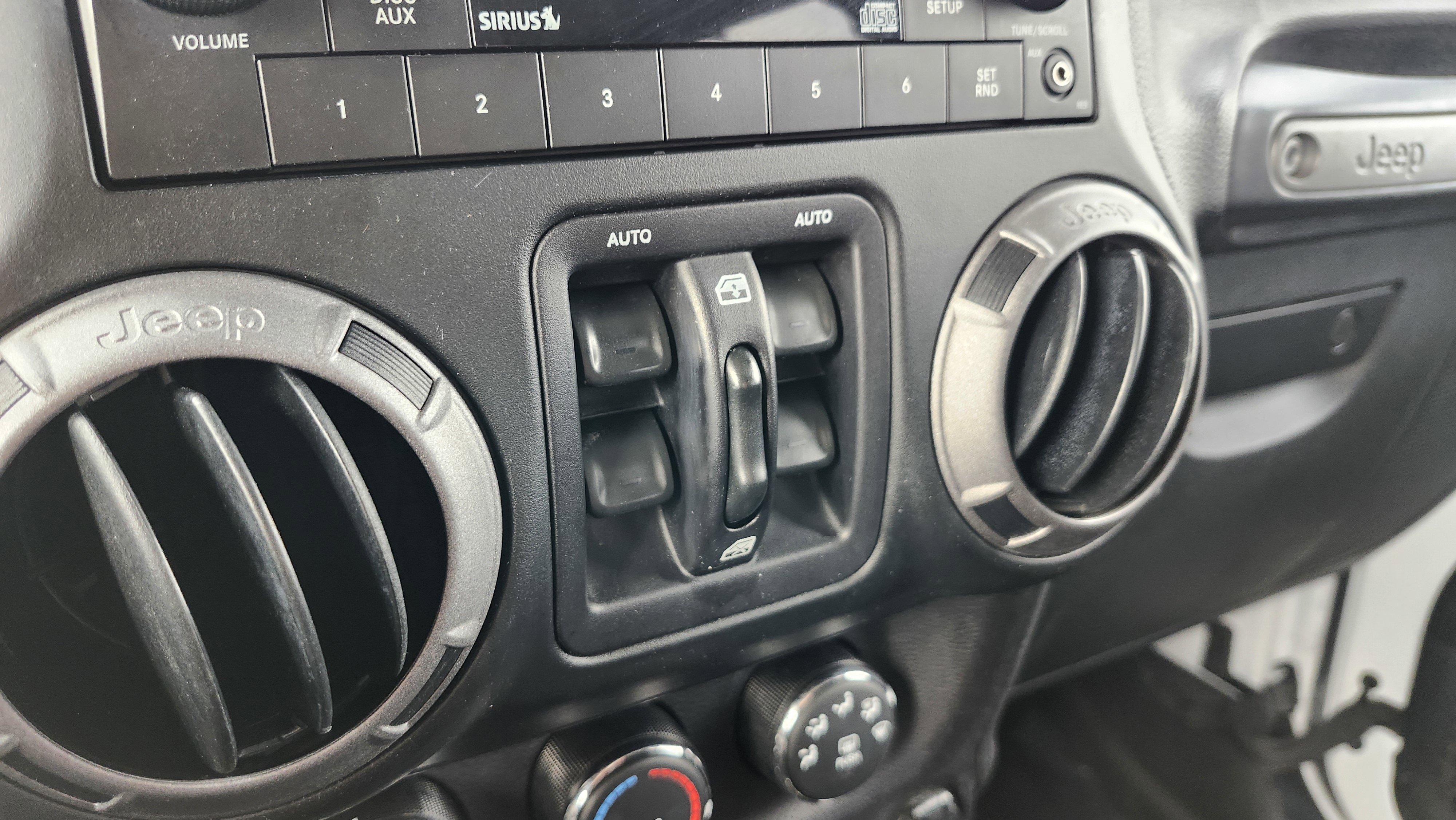 Used 2017 Jeep Wrangler Unlimited Sport image 4