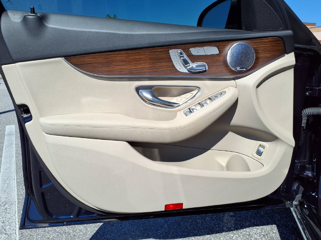 Used 2021 Mercedes-Benz C 300 4MATIC Sedan image 21