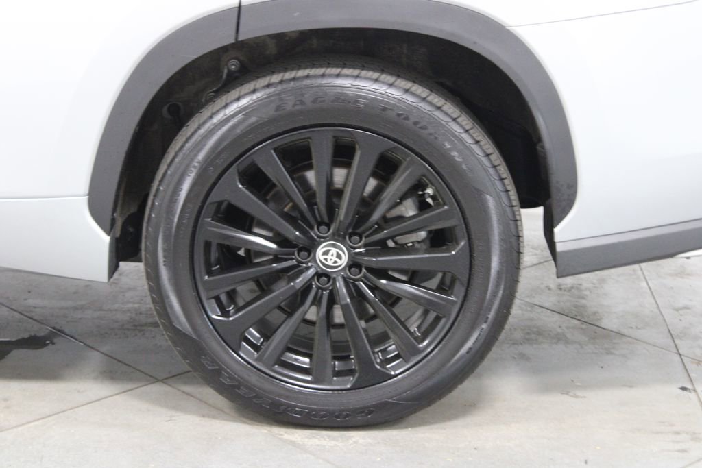 Used 2025 Toyota Highlander XSE image 17