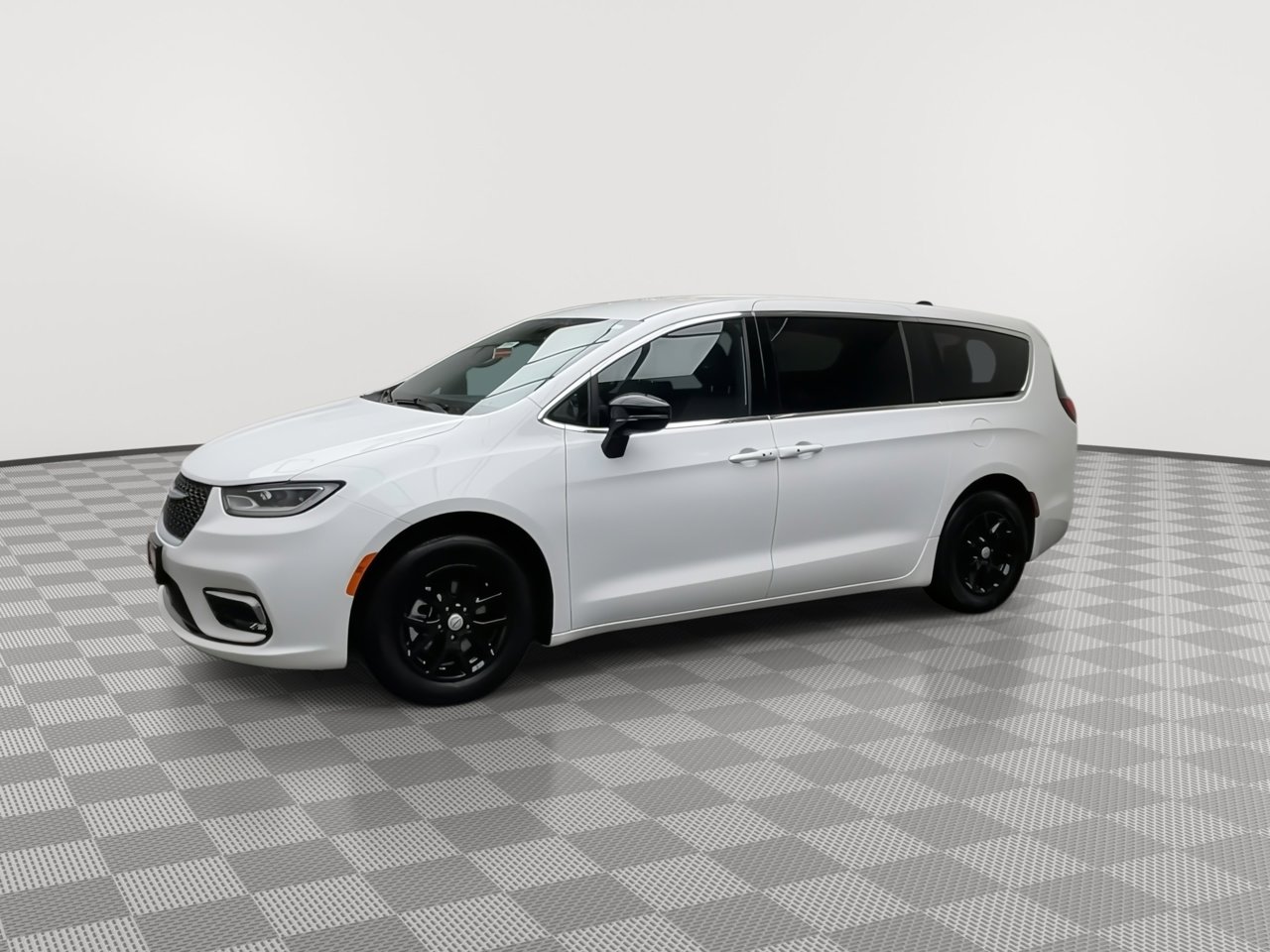 Used 2025 Chrysler Pacifica Select image 34