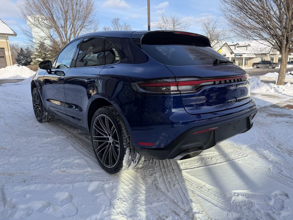 Used 2024 Porsche Macan BASE image 7