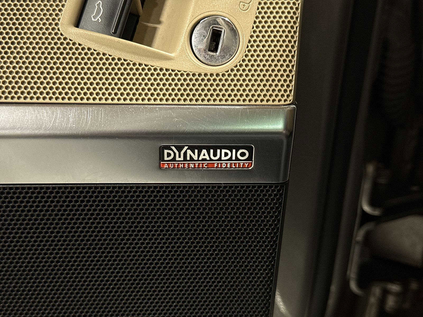 Used 2013 Volkswagen CC Executive image 35